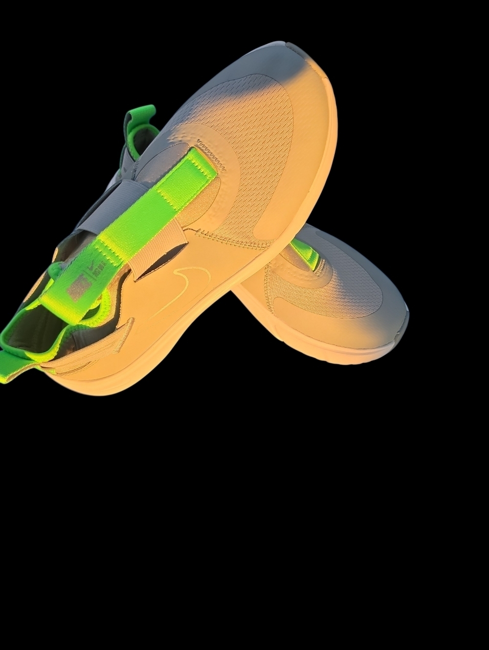 Nike Kids Flex Plus running shoes in a light smoke grey and green strike. 6.5 - Picture 5 of 5